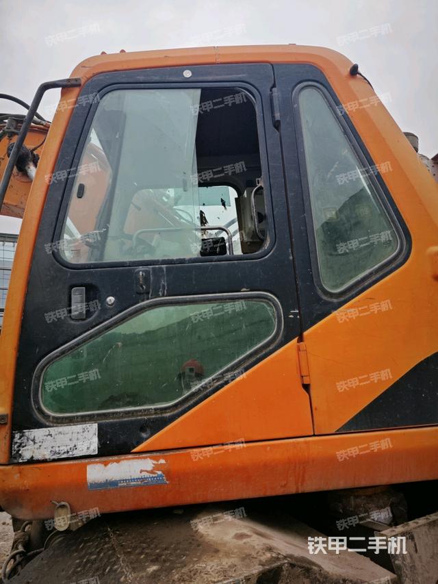 駕駛室正側(cè)（駕駛室部分）