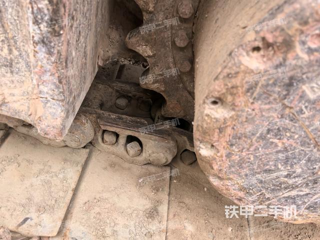 右驅(qū)動(dòng)輪（行走機(jī)構(gòu)）