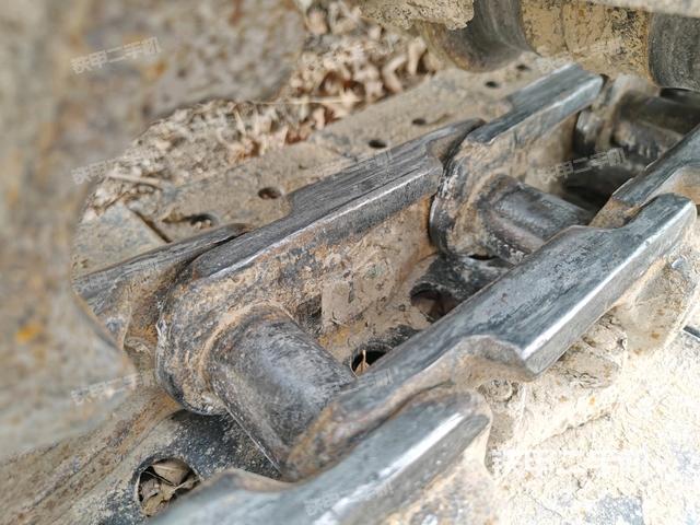 單側(cè)履帶整體（整機(jī)外觀）