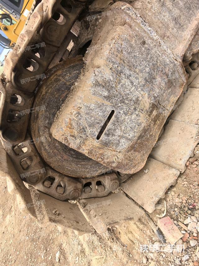 左驅(qū)動(dòng)輪（行走機(jī)構(gòu)）