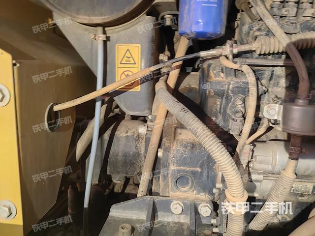 液壓泵艙室正面整體（整機(jī)外觀）