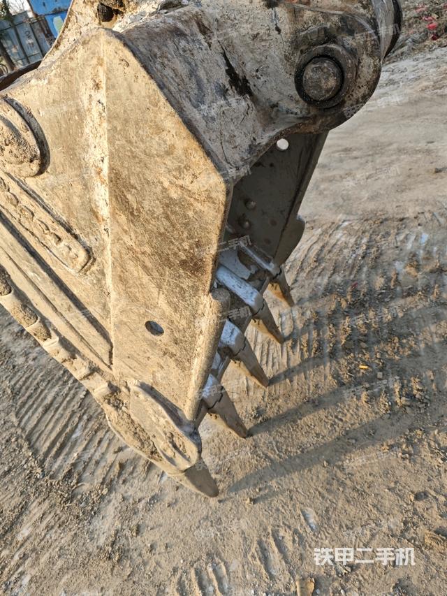 大臂根部?斜視(工作和回轉(zhuǎn)裝置) 大臂根部?斜視(工作和回轉(zhuǎn)裝置)