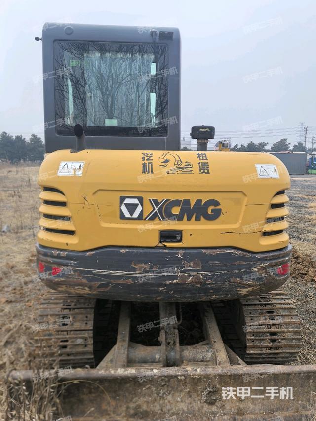 轉(zhuǎn)盤和下車架正前（工作和回轉(zhuǎn)裝置）