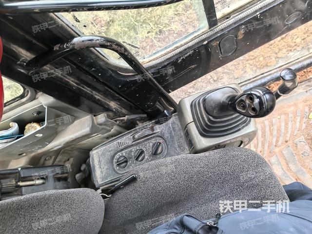 后窗玻璃角標(biāo)（駕駛室部分）