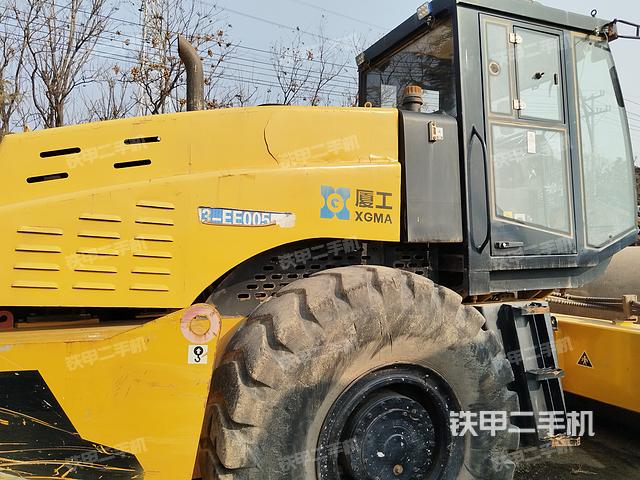 整机右后45°（设备外观及核心部件）