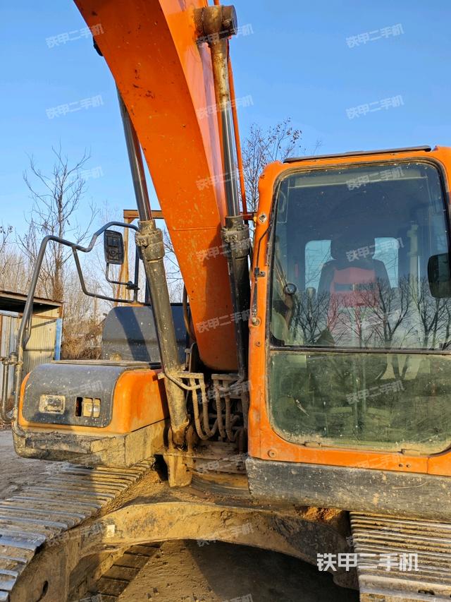 大臂油缸整體?豎拍(工作和回轉(zhuǎn)裝置) 大臂油缸整體?豎拍(工作和回轉(zhuǎn)裝置)