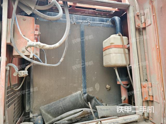 散熱器正面（大件艙室）