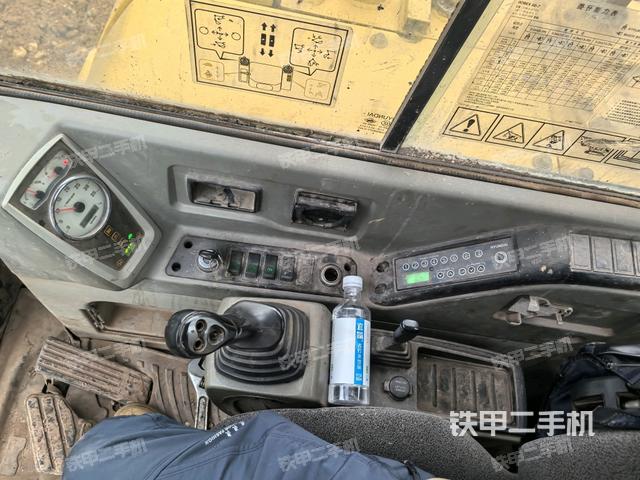 座椅左側(cè)控制臺(tái)/音響/含左手柄（駕駛室部分）