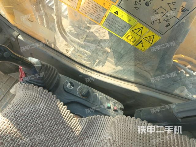 座椅左側(cè)控制臺(tái)/音響/含左手柄(駕駛室部分) 座椅左側(cè)控制臺(tái)/音響/含左手柄(駕駛室部分)