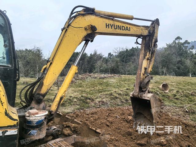 鏟斗右后整體（工作和回轉(zhuǎn)裝置）