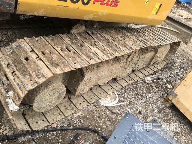 左側(cè)履帶整體?(行走機(jī)構(gòu)) 左側(cè)履帶整體?(行走機(jī)構(gòu))