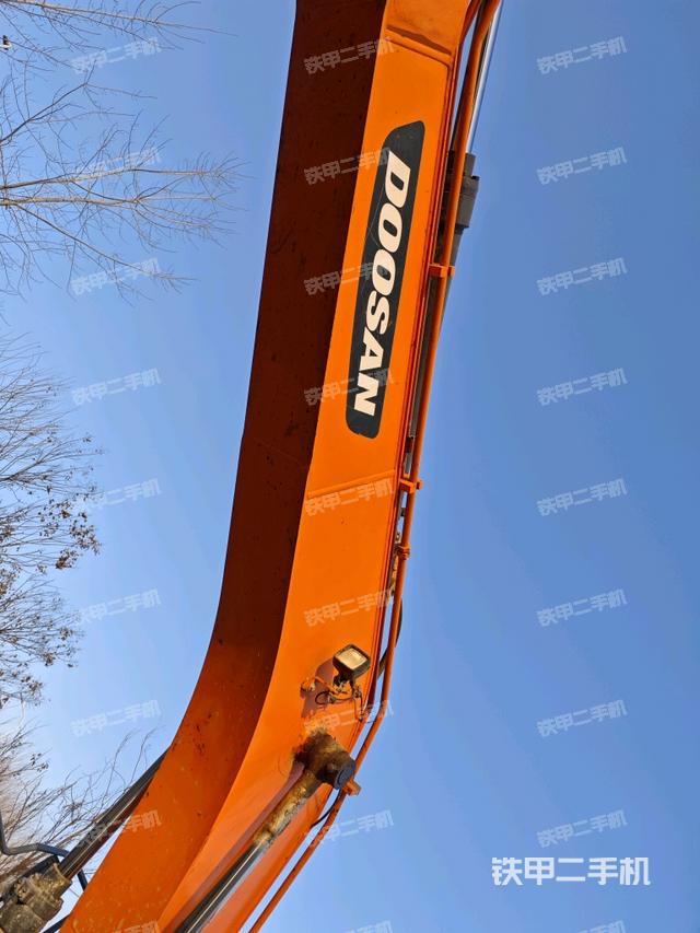 大臂整體?右側(cè)(工作和回轉(zhuǎn)裝置) 大臂整體?右側(cè)(工作和回轉(zhuǎn)裝置)