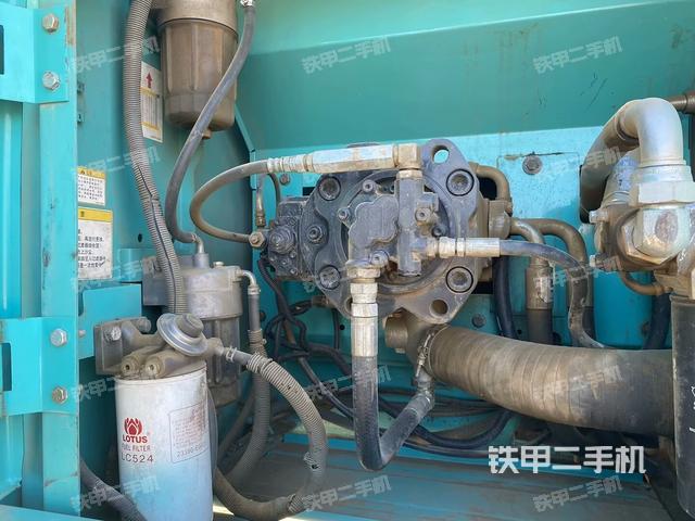 液壓泵艙室正面整體(整機(jī)外觀) 液壓泵艙室正面整體(整機(jī)外觀)
