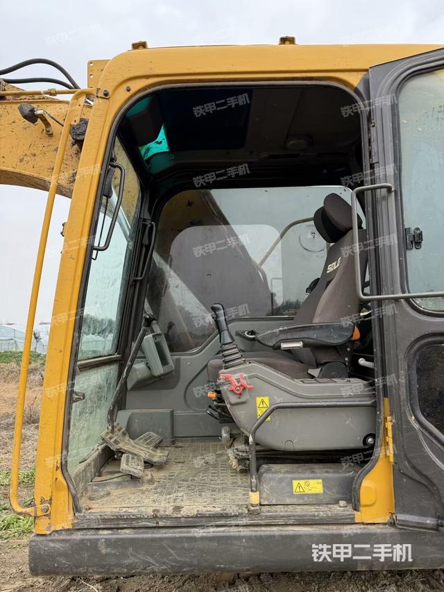 座椅后部（駕駛室部分）