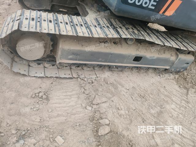 單側履帶整體（整機外觀）