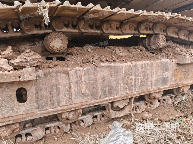 右驅(qū)動輪（行走機構(gòu)）