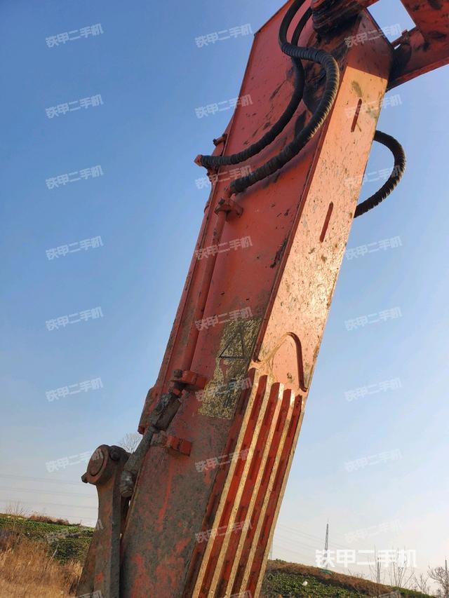 大臂油缸整體?豎拍(工作和回轉(zhuǎn)裝置) 大臂油缸整體?豎拍(工作和回轉(zhuǎn)裝置)