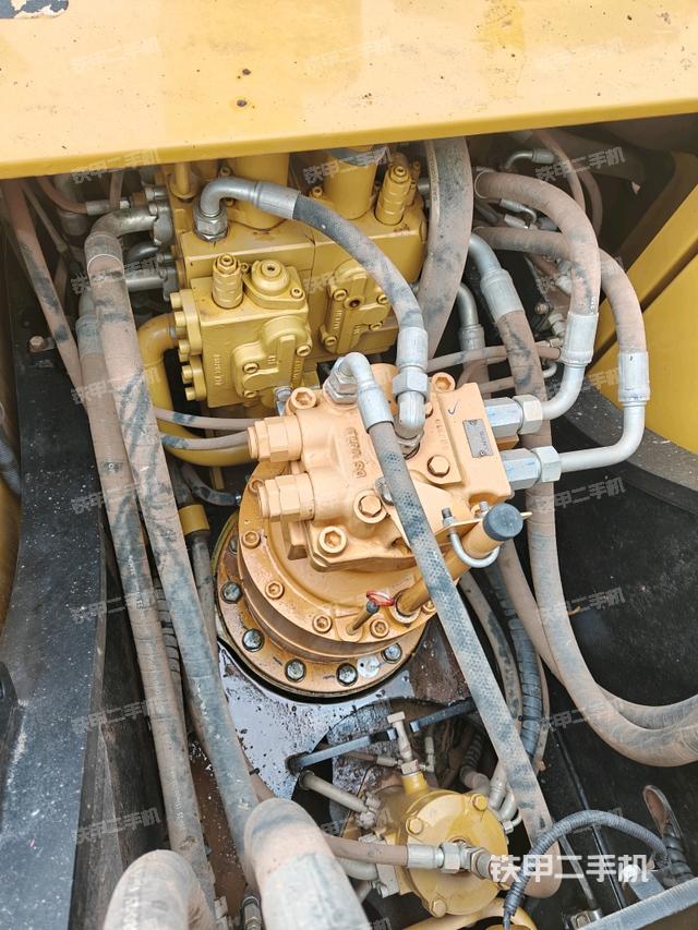 回轉(zhuǎn)馬達（上車部件）