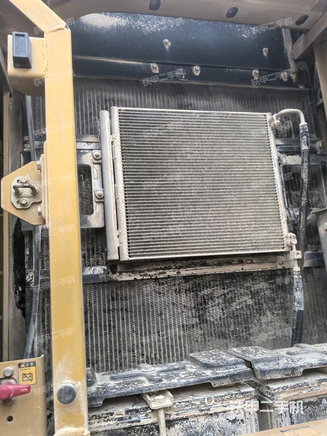 散熱器正面（大件艙室）