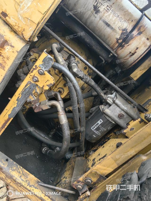 液壓泵艙室正面整體(整機(jī)外觀) 液壓泵艙室正面整體(整機(jī)外觀)