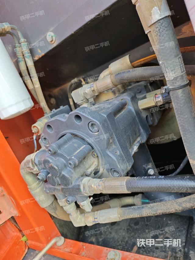 液壓泵斜45?左（大件艙室）