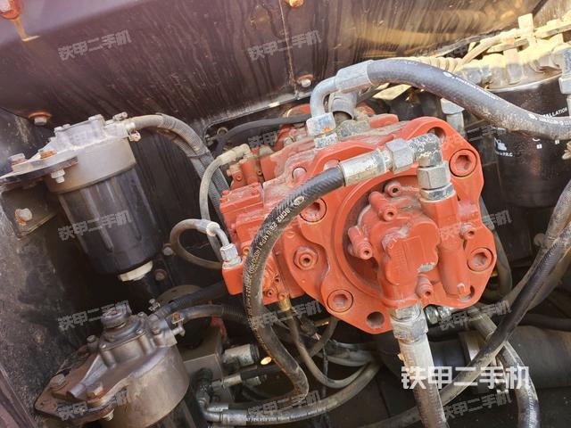 液壓泵斜45?左(大件艙室) 液壓泵斜45?左(大件艙室)