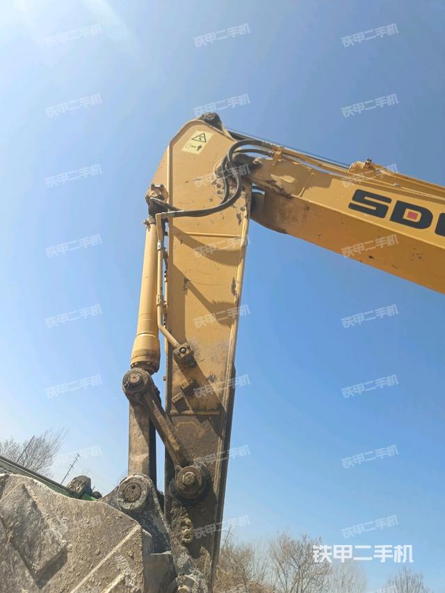 大臂油缸整體?豎拍（工作和回轉(zhuǎn)裝置）