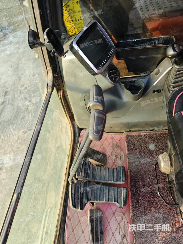 后窗玻璃角標(biāo)(駕駛室部分) 后窗玻璃角標(biāo)(駕駛室部分)