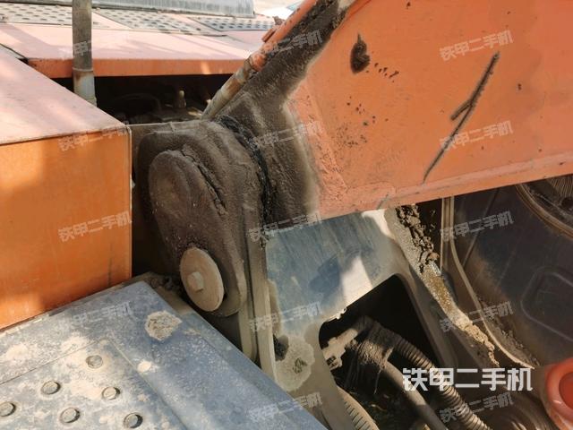 轉(zhuǎn)盤和下車架正前（工作和回轉(zhuǎn)裝置）