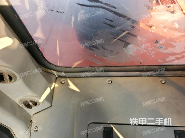 左后方玻璃角標(biāo)(駕駛室部分) 左后方玻璃角標(biāo)(駕駛室部分)