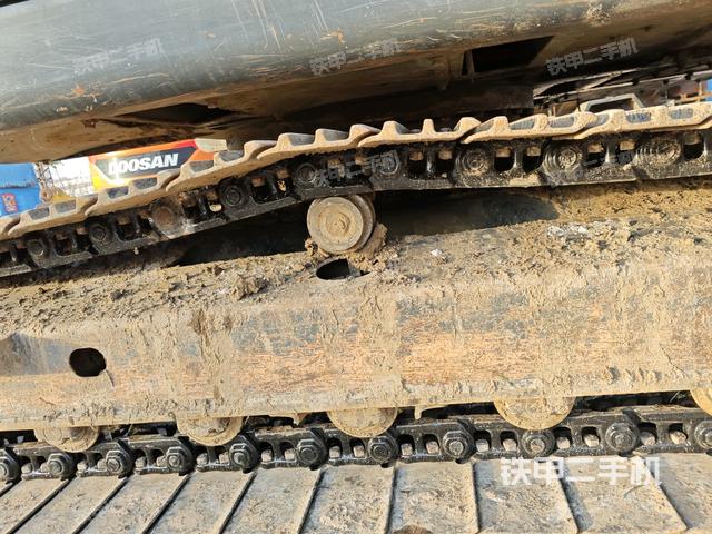 右側(cè)履帶整體（行走機(jī)構(gòu)）