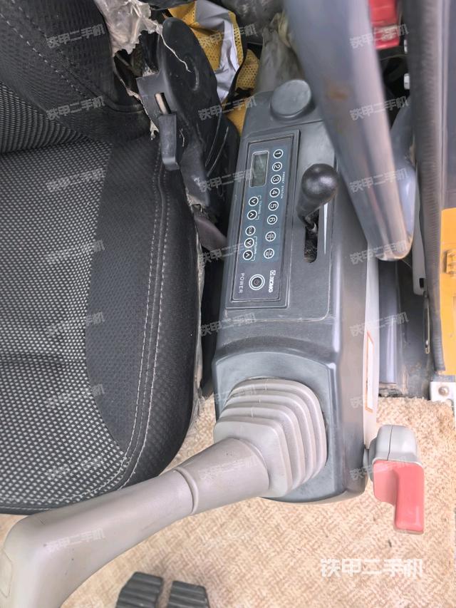 座椅左側(cè)控制臺(tái)/音響/含左手柄（駕駛室部分）