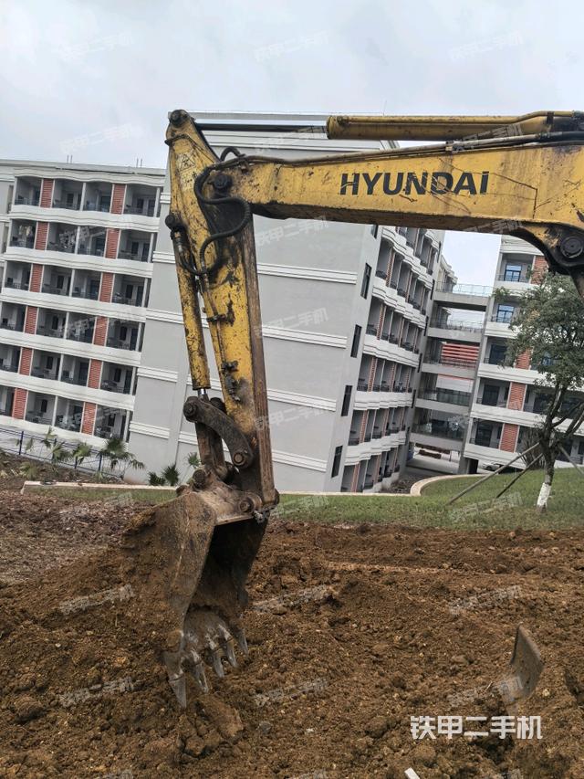 大臂背部俯視（工作和回轉(zhuǎn)裝置）