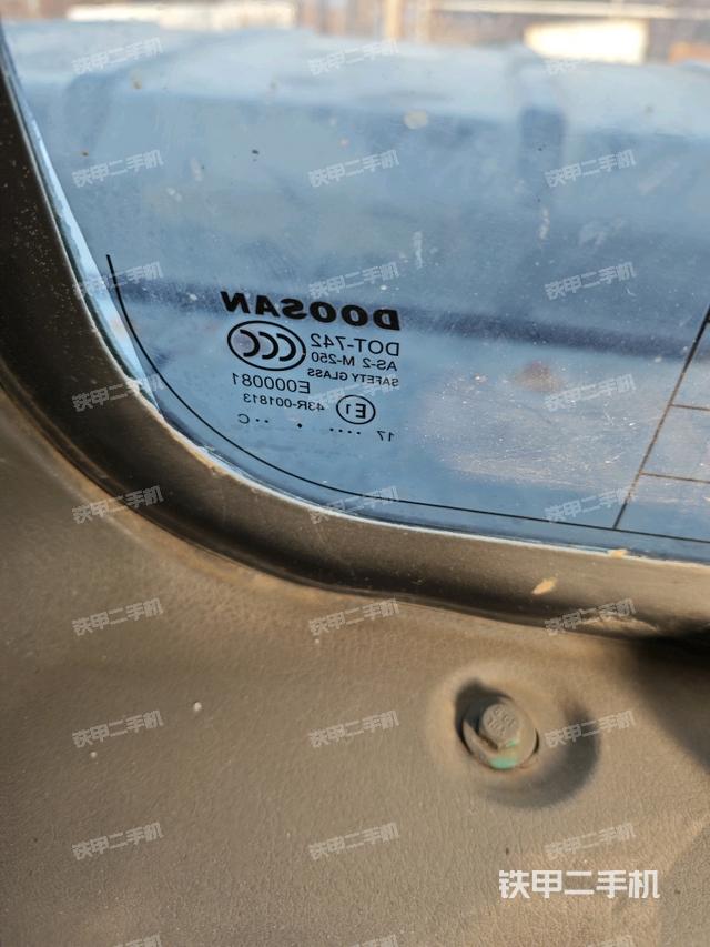 后窗玻璃角標(biāo)（駕駛室部分）