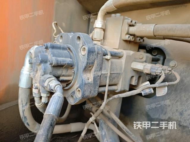 液壓泵斜45?右(大件艙室) 液壓泵斜45?右(大件艙室)