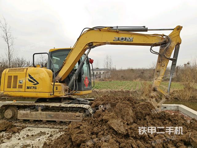 整機(jī)右后45°(整機(jī)外觀) 整機(jī)右后45°(整機(jī)外觀)