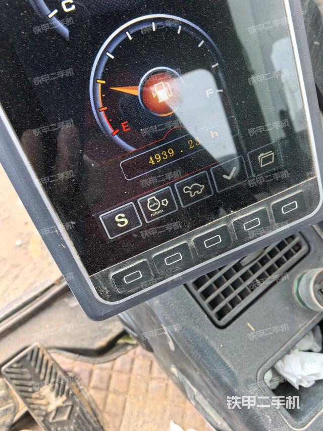 駕駛室左前45度（駕駛室部分）