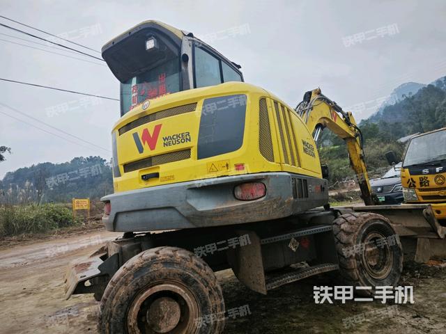 右后45(整機外觀) 右后45(整機外觀)