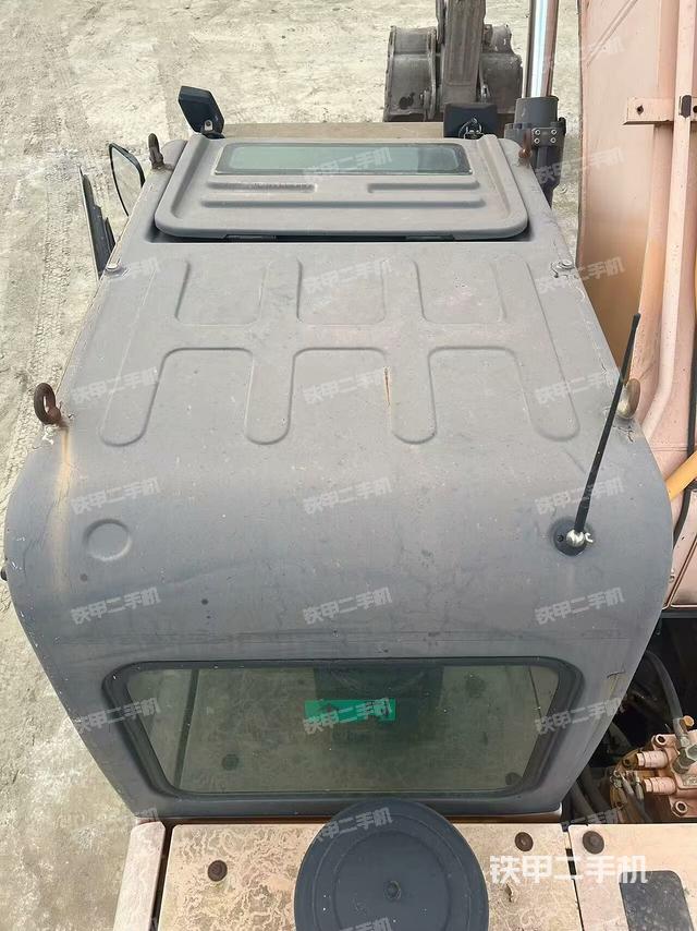 駕駛室頂部（整機(jī)外觀）