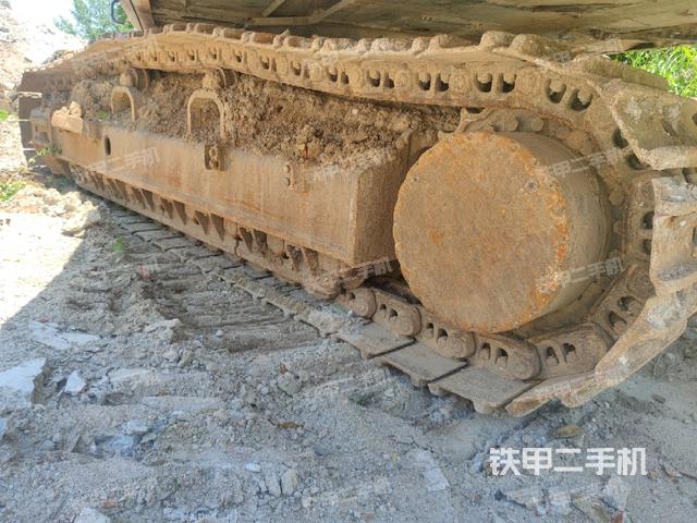 左側(cè)履帶整體?(行走機(jī)構(gòu)) 左側(cè)履帶整體?(行走機(jī)構(gòu))