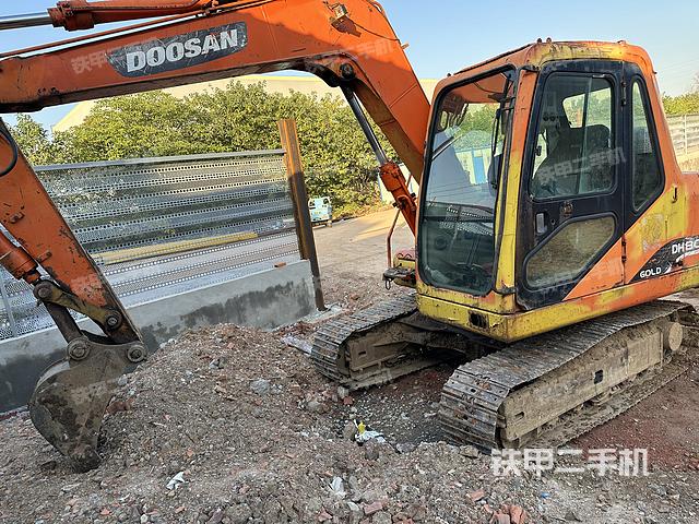 驾驶室整体（整机外观）