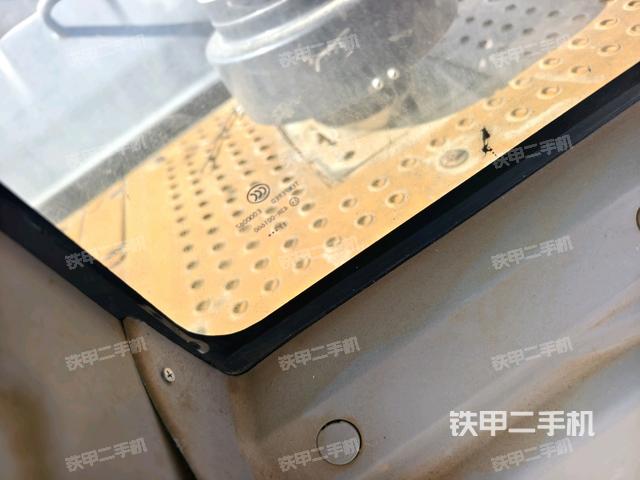 后窗玻璃角標(biāo)(駕駛室部分) 后窗玻璃角標(biāo)(駕駛室部分)