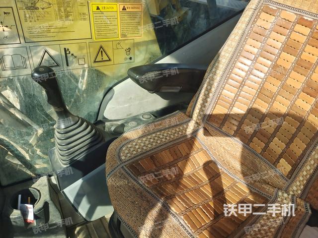 座椅后部(駕駛室部分) 座椅后部(駕駛室部分)