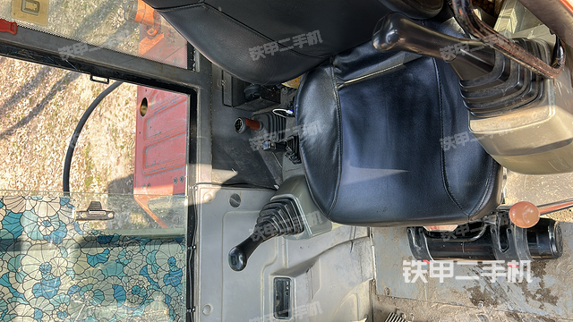 驾驶室整体（整机外观）