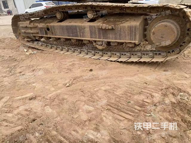 單側(cè)履帶整體（整機(jī)外觀）