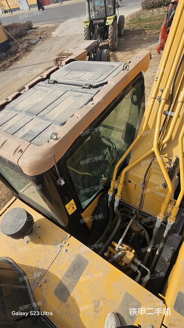 驾驶室顶部（整机外观）