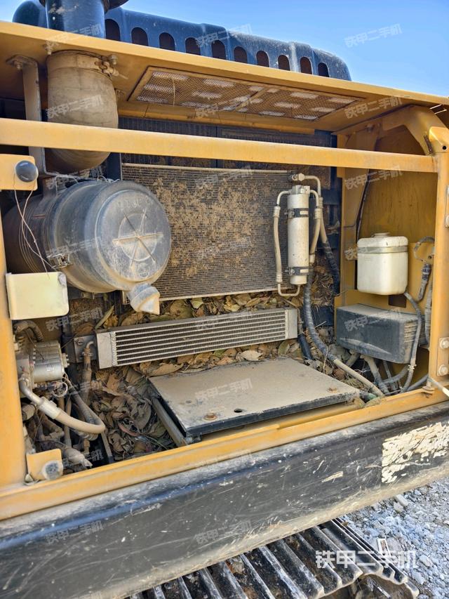 散熱器正面(大件艙室) 散熱器正面(大件艙室)