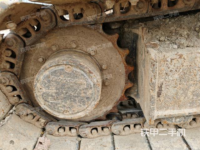 左驅(qū)動(dòng)輪（行走機(jī)構(gòu)）