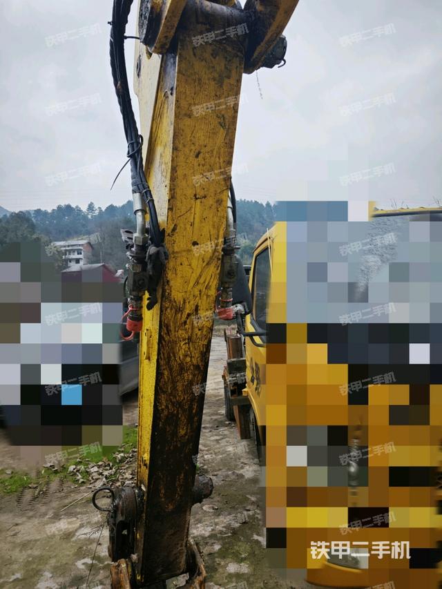 小臂整體左后(工作和回轉裝置) 小臂整體左后(工作和回轉裝置)