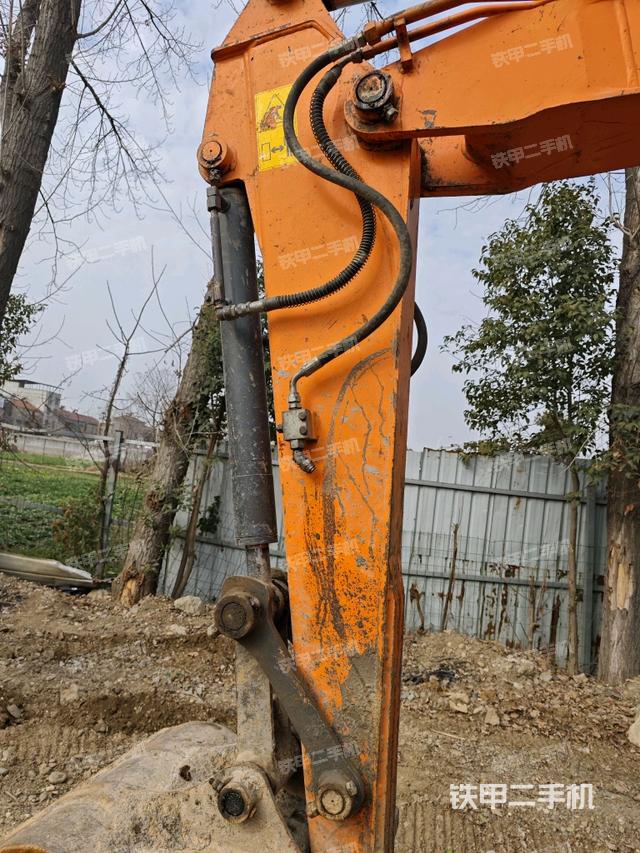 小臂整体左后（工作和回转装置）